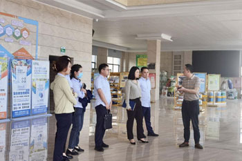 深入企业摸实情 一线走访解需求